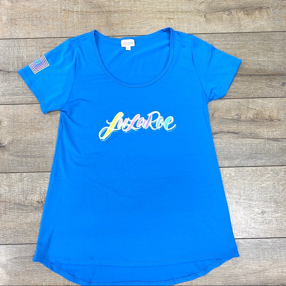 LulaRoe short sleeve shirt